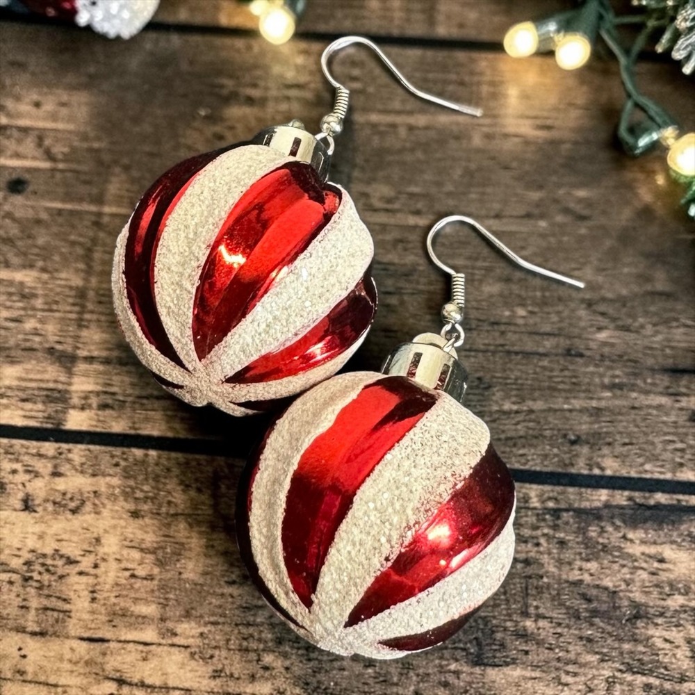 Christmas Ornament Ball Dangle Earrings Red White Glitter Holiday Fun‎